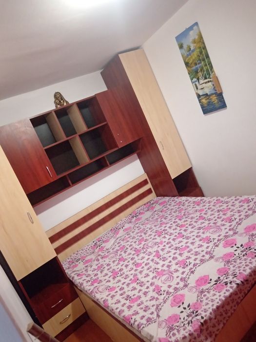 Închiriez apartament