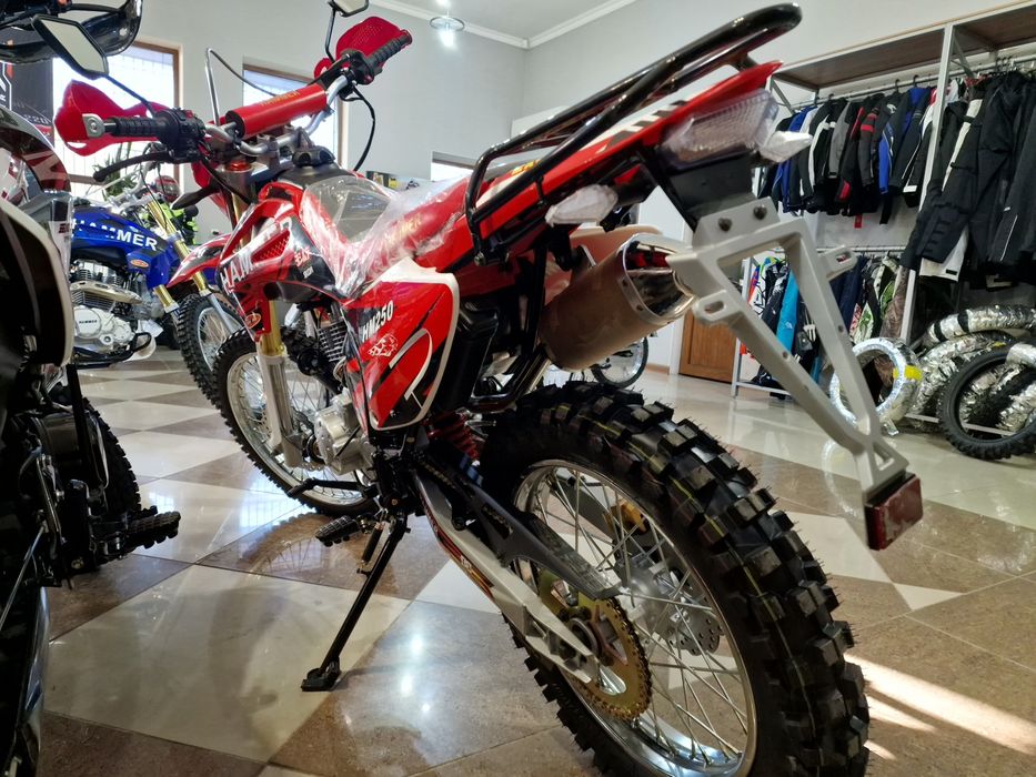 Мотоцикл Эндуро HAMMER 250 с 172 двигателем