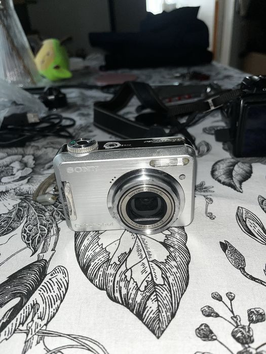 Продам фотоаппарат sony