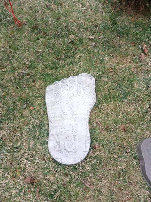 Ghivece gardină , tălpi uriaș beton