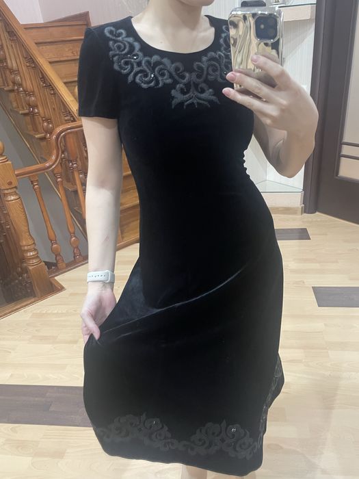 Продаю сразу два платья Nurshah