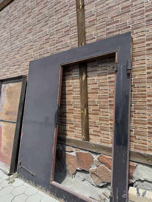 Продам ворота, чермет, самовывоз