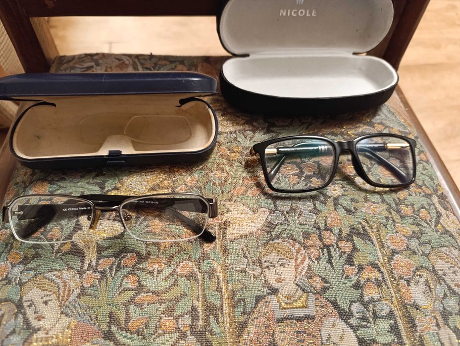 Продам 2 пары мужских. оптических очков,Италия ,недорого