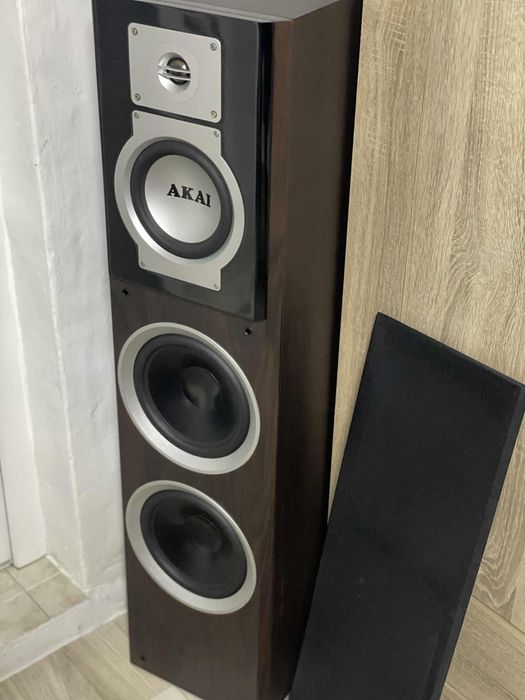 Boxe Akai + amplificator
