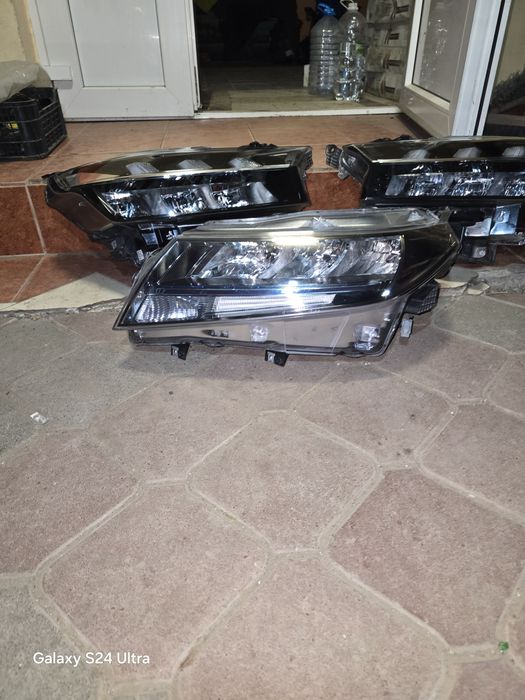 Faruri suzuki s-cross aproape noi