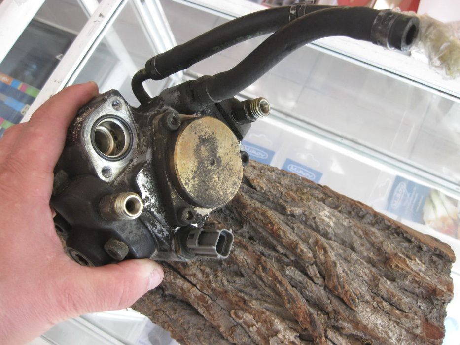 Дизел помпа за Мазда 6 2004 модел 136 к.с. Денсо Япония