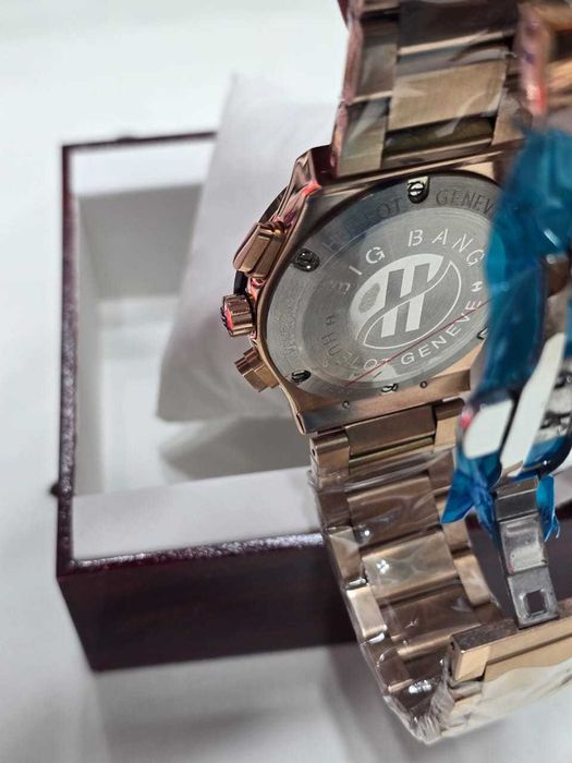 Hublot часы новые