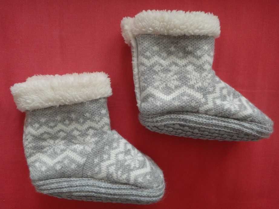 Нови Бебешки/Детски пантофи НМ 18/19 номер сиви