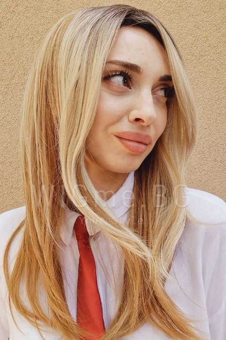 Дълга руса чуплива перука с тъмни корени Дакота