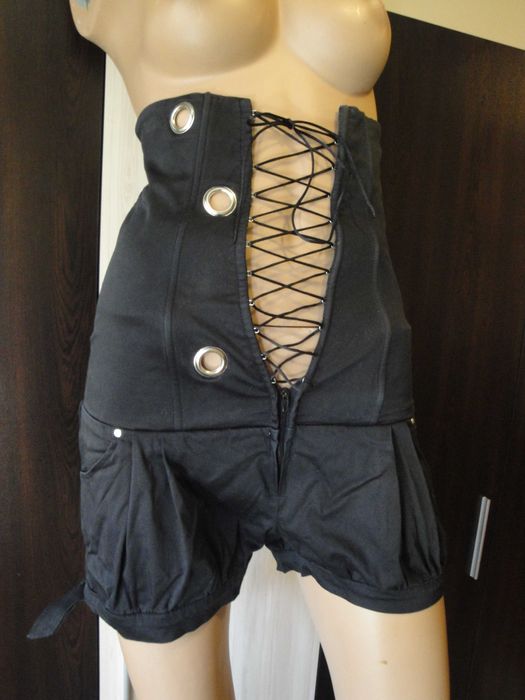 Нов черен къс дамски гащеризон с връзки (тип корсет), къси панталонки