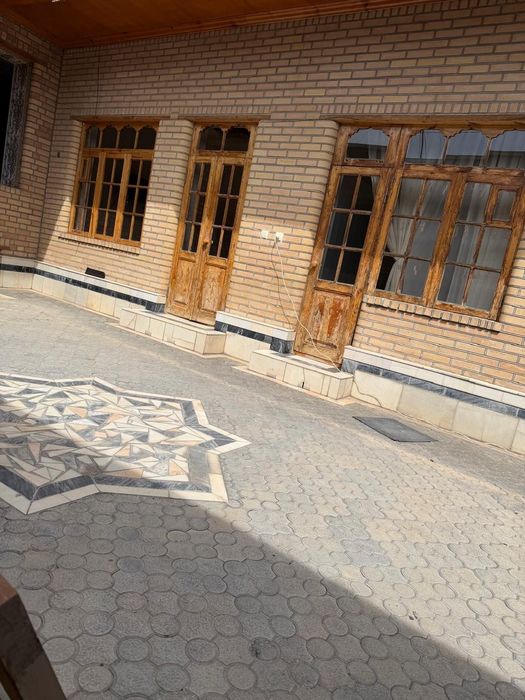 Eshik derezalar. . taxtadan  yasalgan sifatlii  eshik romlar