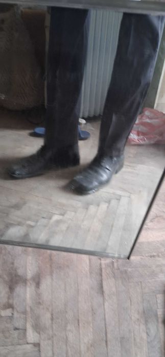 Огледало в магазин за обувки