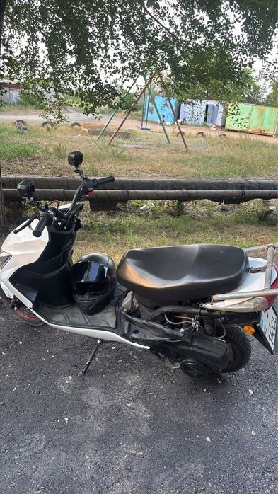 Продам скутер м8 про