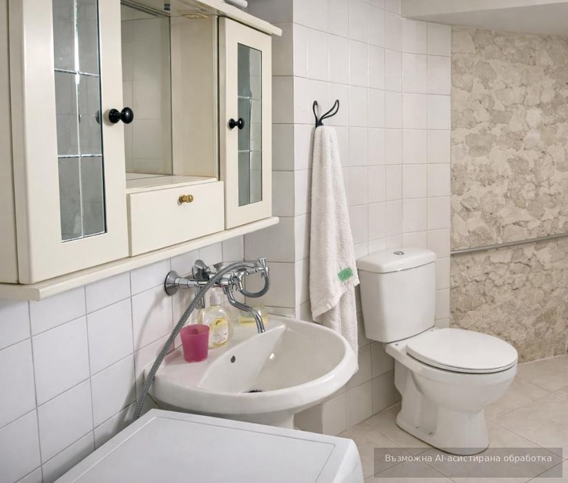 Четиристаен апартамент под наем в Център