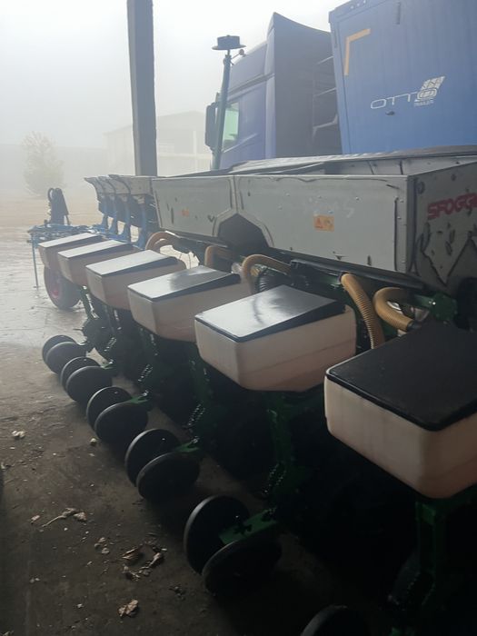 16 ha teren arabil Tecuci irigatii Utilaje agricole