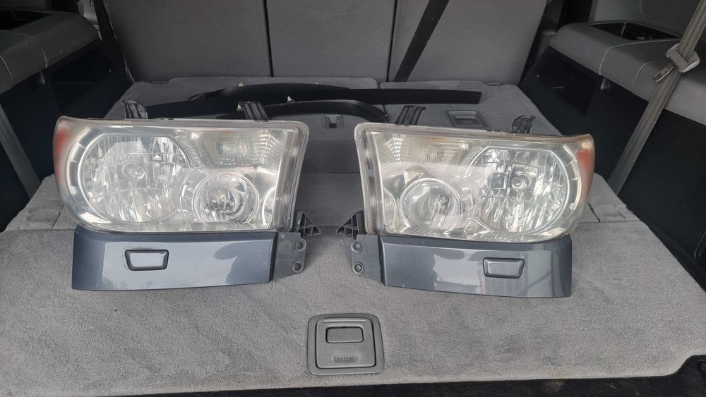 Фарове за Тойота Секвоя