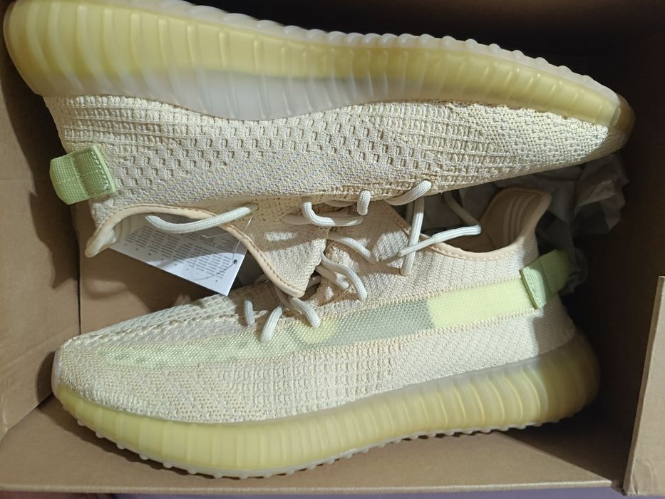 Adidași Yeezy Bost