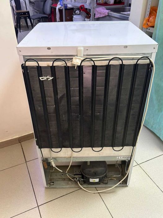 Морозильник Indesit SFR 100.001