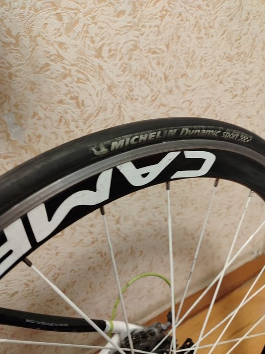 Карбоновый спортивный велосипед cannondaleд