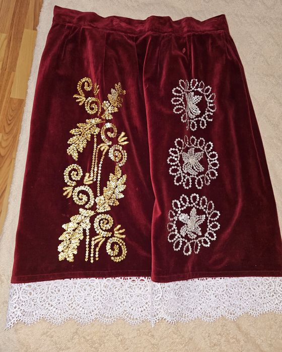 Valnic rosu spre vișiniu