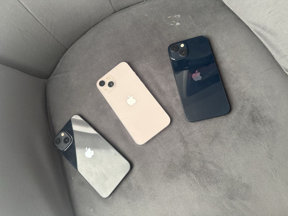 Apple Iphone 13 , Negru si Alb , Pentru piese , Placa defecta !