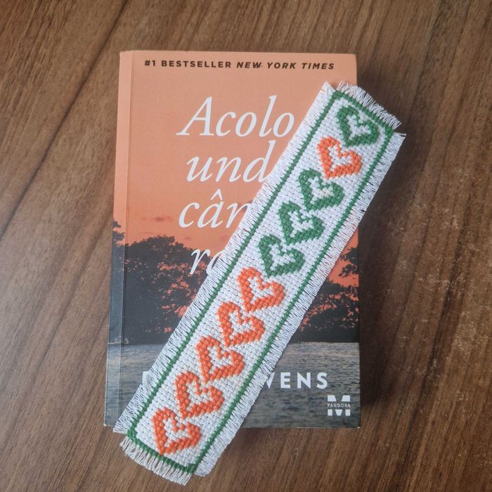 Semn de carte cusut - inimi