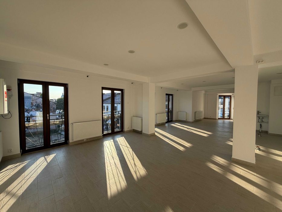 Spațiu comercial ~85 mp | Piața Frații Buzești | Centrul Vechi