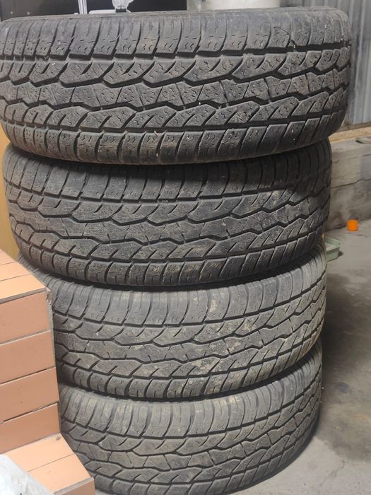 Продам шины колеса от Патрол