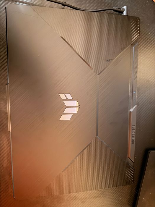 Laptop Gaming ASUS TuF  • i5 •  16GB  •  1TB  •  RTX 3050  •  144Hz