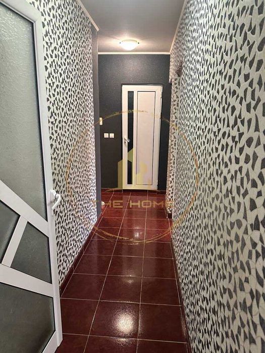 Дава се под наем Тристаен апартамент в Варна, Цветен квартал - 75 кв.м за 600 € - Снимка #12