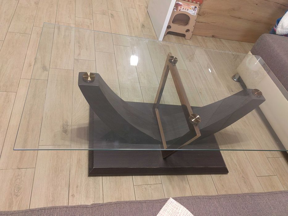 Стъклена холна маса