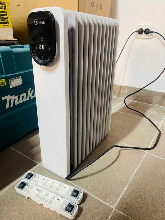 Calorifer pe ulei Midea NY2311-24UR cu 11 elementi, ecran tactil LED