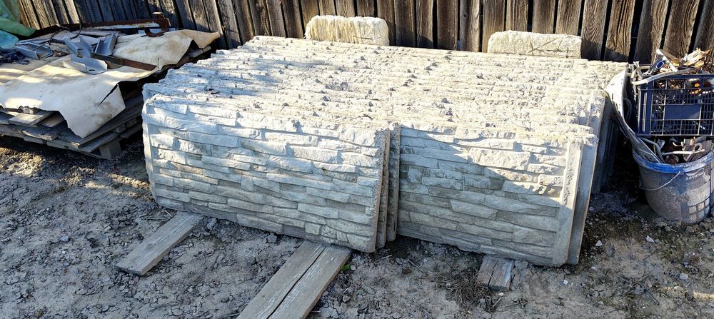 Vând placi gard din beton