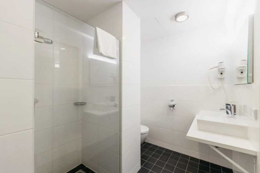 Дава се под наем Двустаен апартамент в Пловдив, Център - 45 кв.м за 306 € - Снимка #3