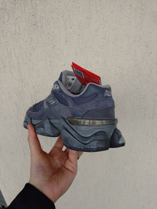 New Balance 9060 Magnet