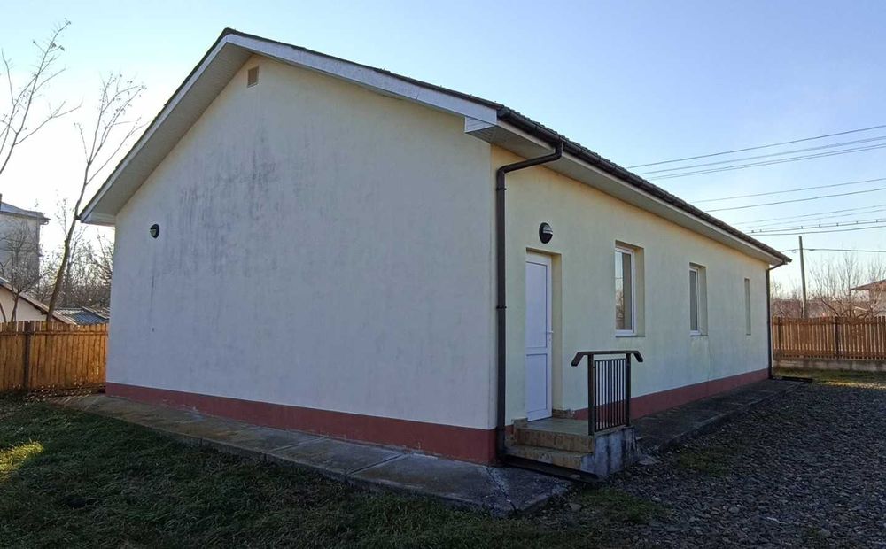 Casa in Viișoara, Botoșani, 135mp, construită în 2006, cu 700mp teren