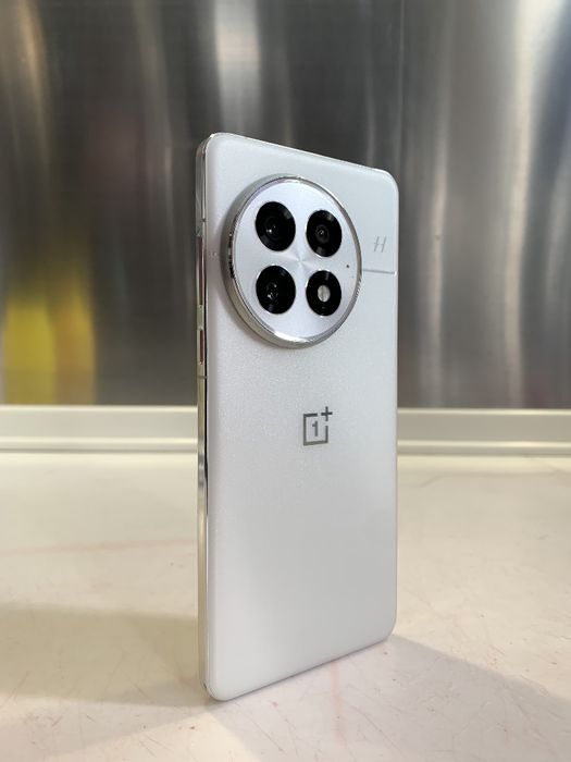 One plus 13 12/256 global