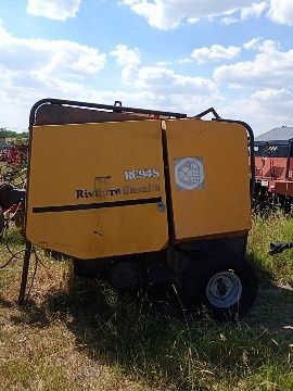 Presă baloți rotunzi mici Rivierre Casalis rc94s Claas
