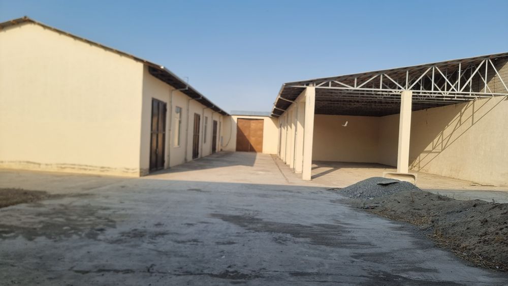 Ишлаб чикаришга мулжалланган база арзон нархда зудлик билан сотилади