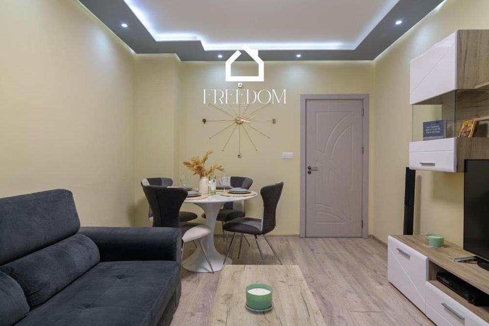 Дава се под наем Двустаен апартамент в Варна, Чайка - 62 кв.м за 770 € - Снимка #1