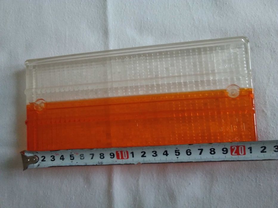 Продавам стъкло на задна светлина / мигач за Iveco