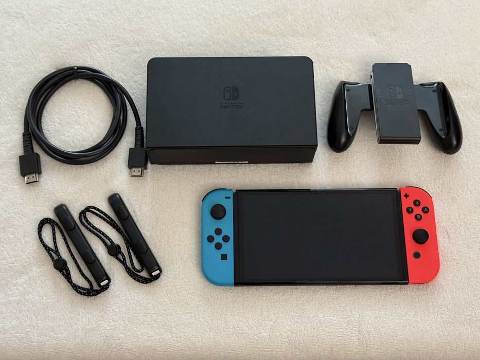 Nintendo Switch OLED Neon Red/Blue + Garanție 11/2027 + 4 Jocuri