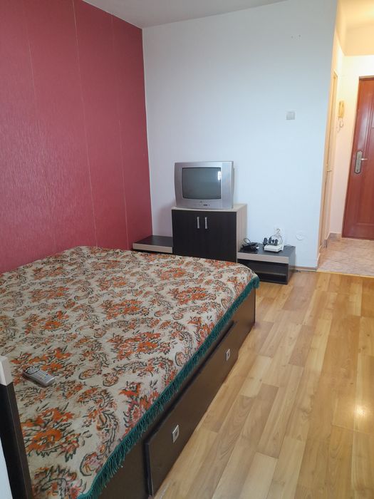 Închiriez garsoniera