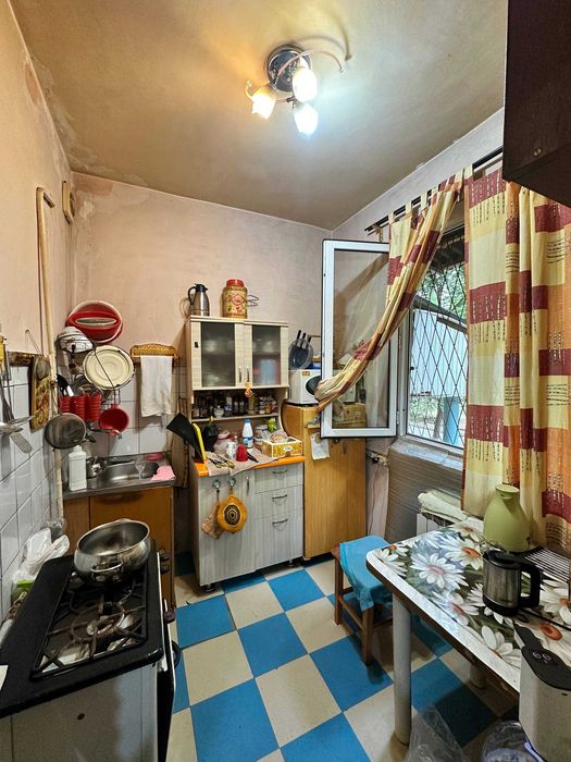СРОЧНО !! Продается квартира в Яшнабаде 2/1/4 ( 50 кв/м ) Авиасозлар 3
