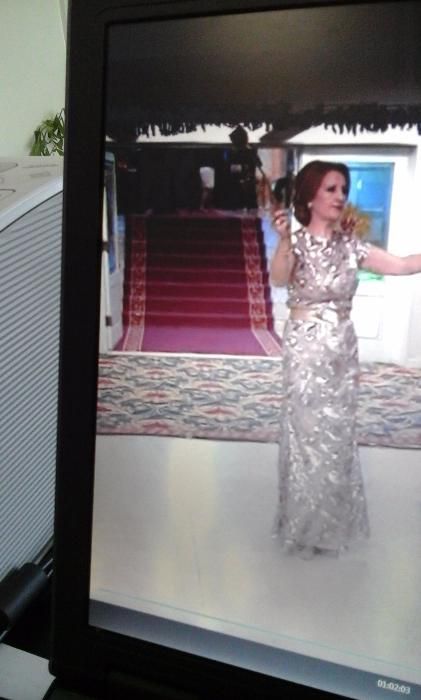 oferta-rochie lunga de ocazie din paiete aurii -tina raiciu-REDUCERE