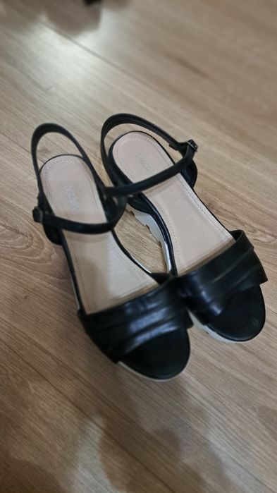 Продам обувь женскую!