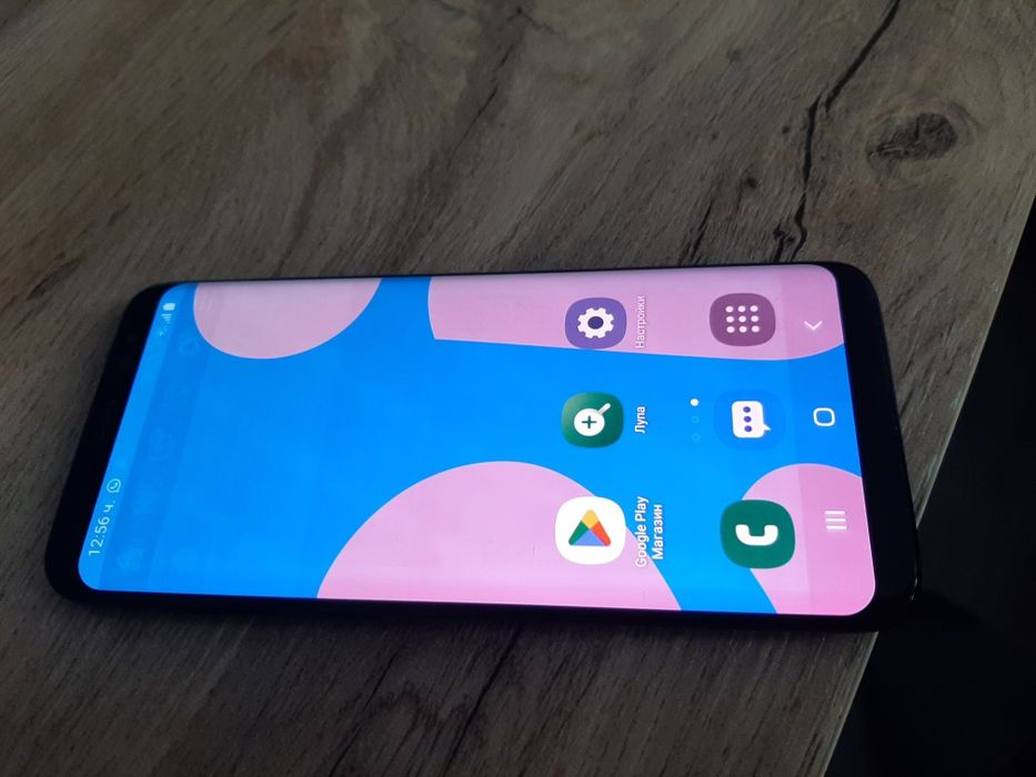 Продавам два телефона