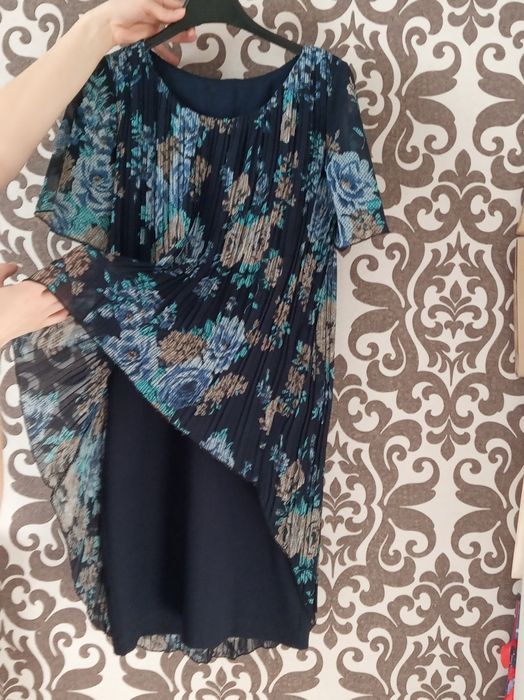 Продам платье летнее, размер 42.