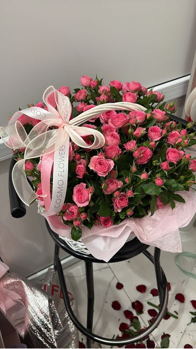 розы в корзине софи