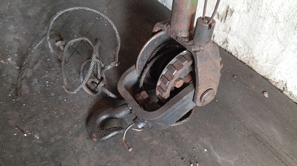 Ручной шахтный жак